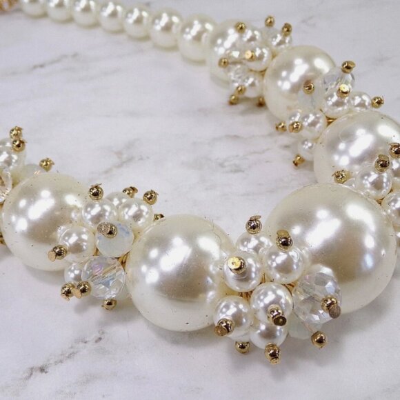 Large pearl bead necklace with big and bold round white pearl beads - Picture 3 of 5